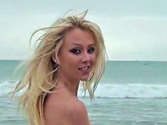 BravoTube Spectacular Blonde Voyeur Jeanie Marie Sullivan Gets Fucked On A Beach